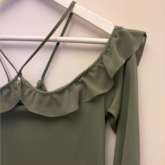 WHBM Halter Ruffle Detail Top - Picture 4 of 10